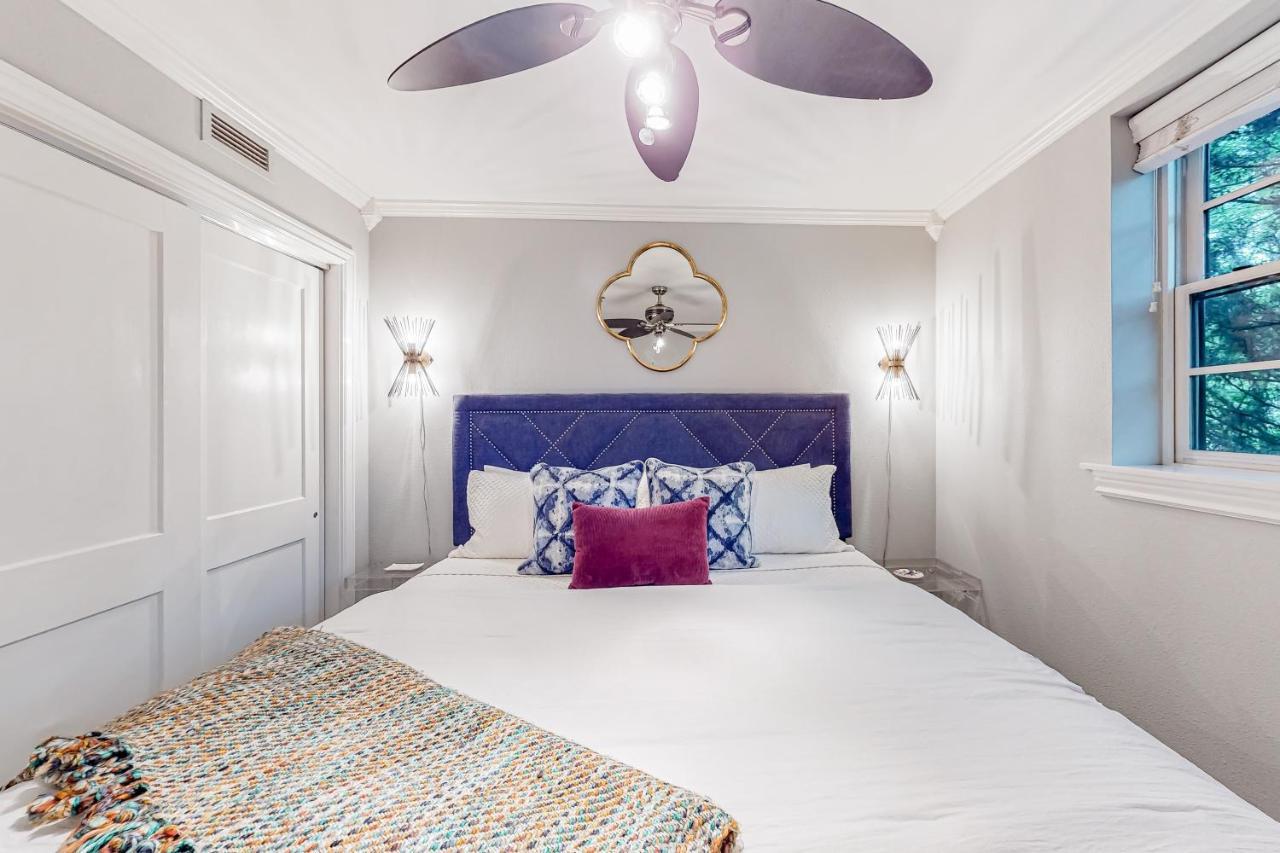 The Saint Apartment Fayetteville Ngoại thất bức ảnh