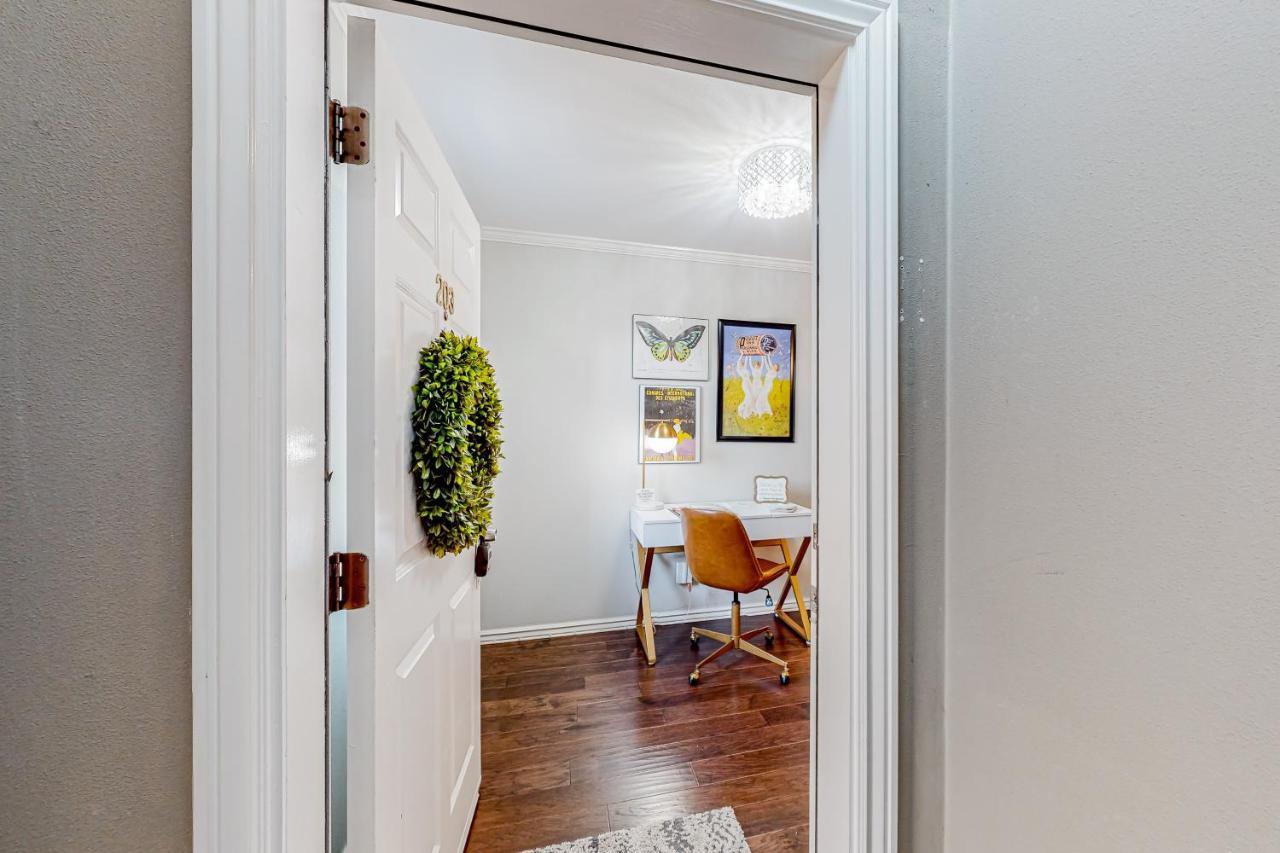 The Saint Apartment Fayetteville Ngoại thất bức ảnh