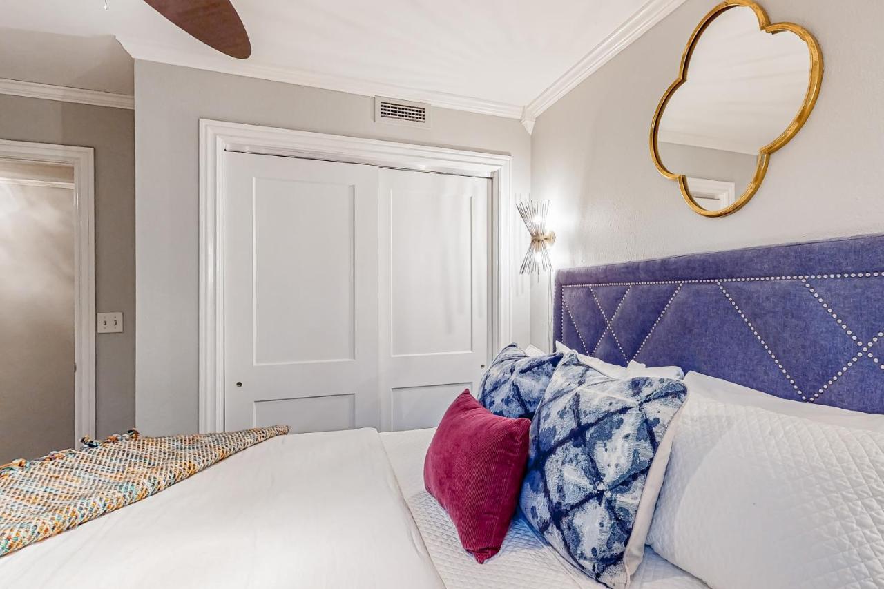 The Saint Apartment Fayetteville Ngoại thất bức ảnh