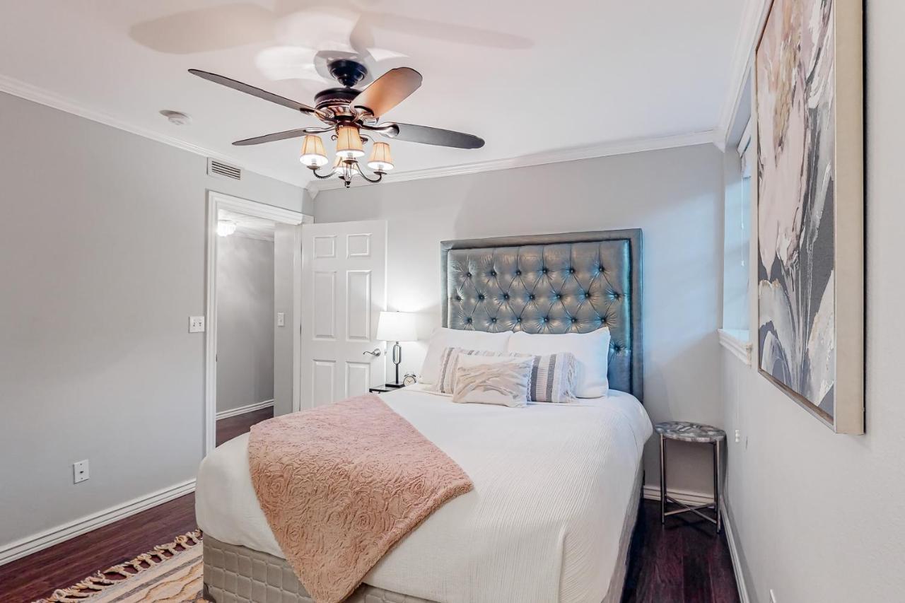 The Saint Apartment Fayetteville Ngoại thất bức ảnh